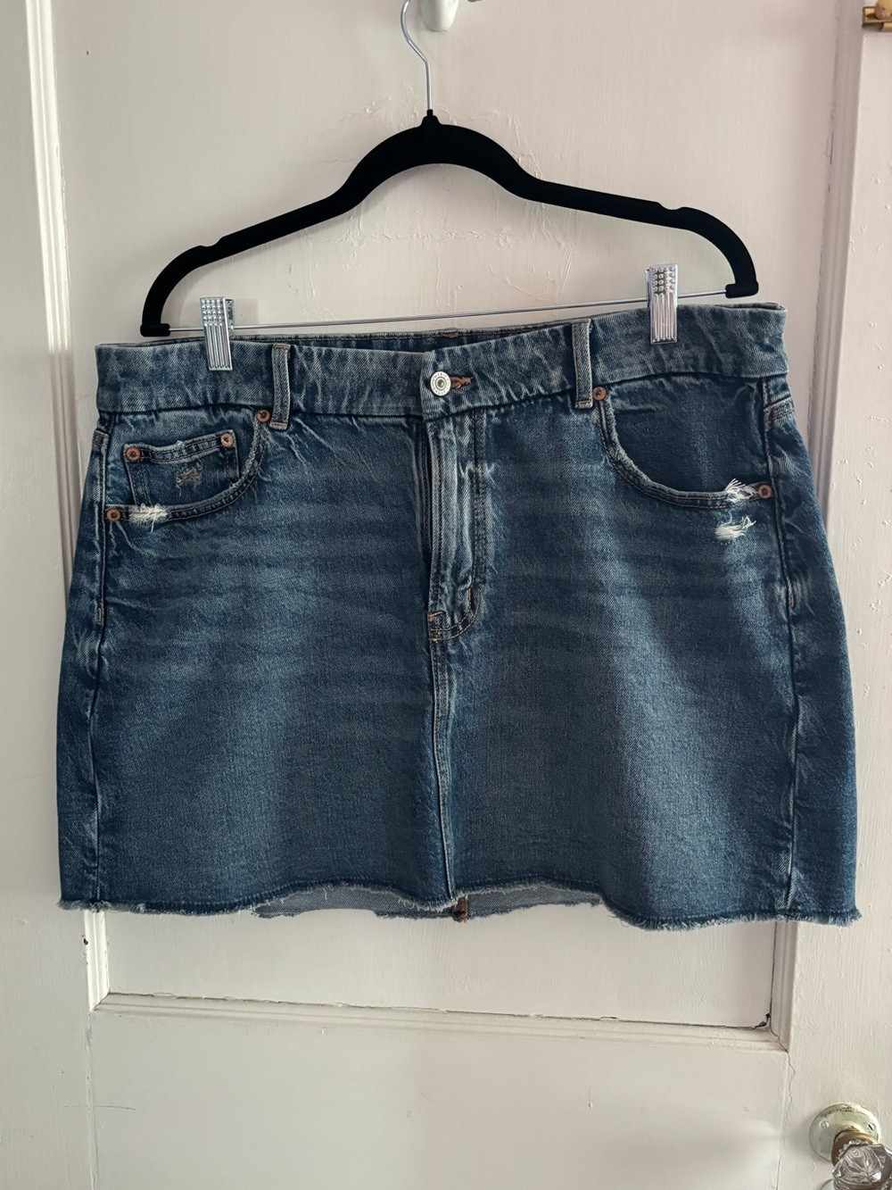 AE Curvy Mini Skirt - 16